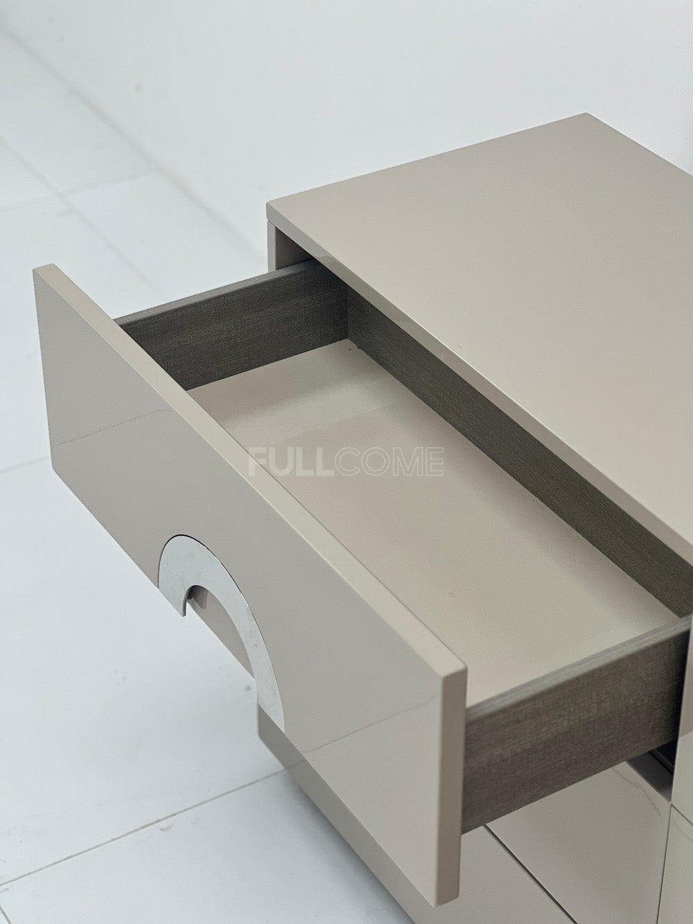 The Twin Circle Drawer Chest