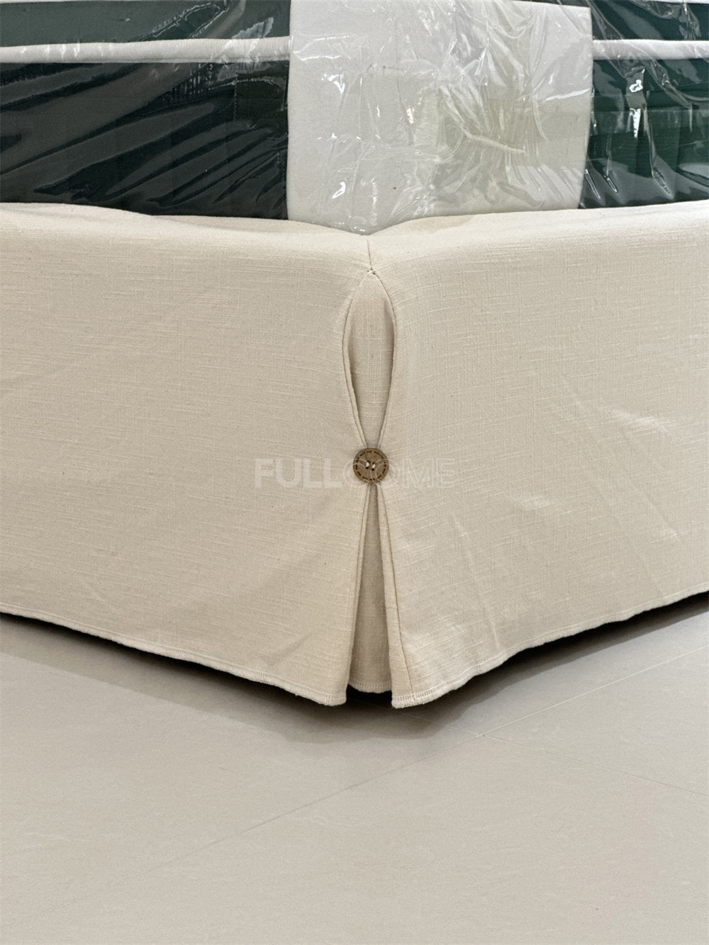 The Button Band Bed