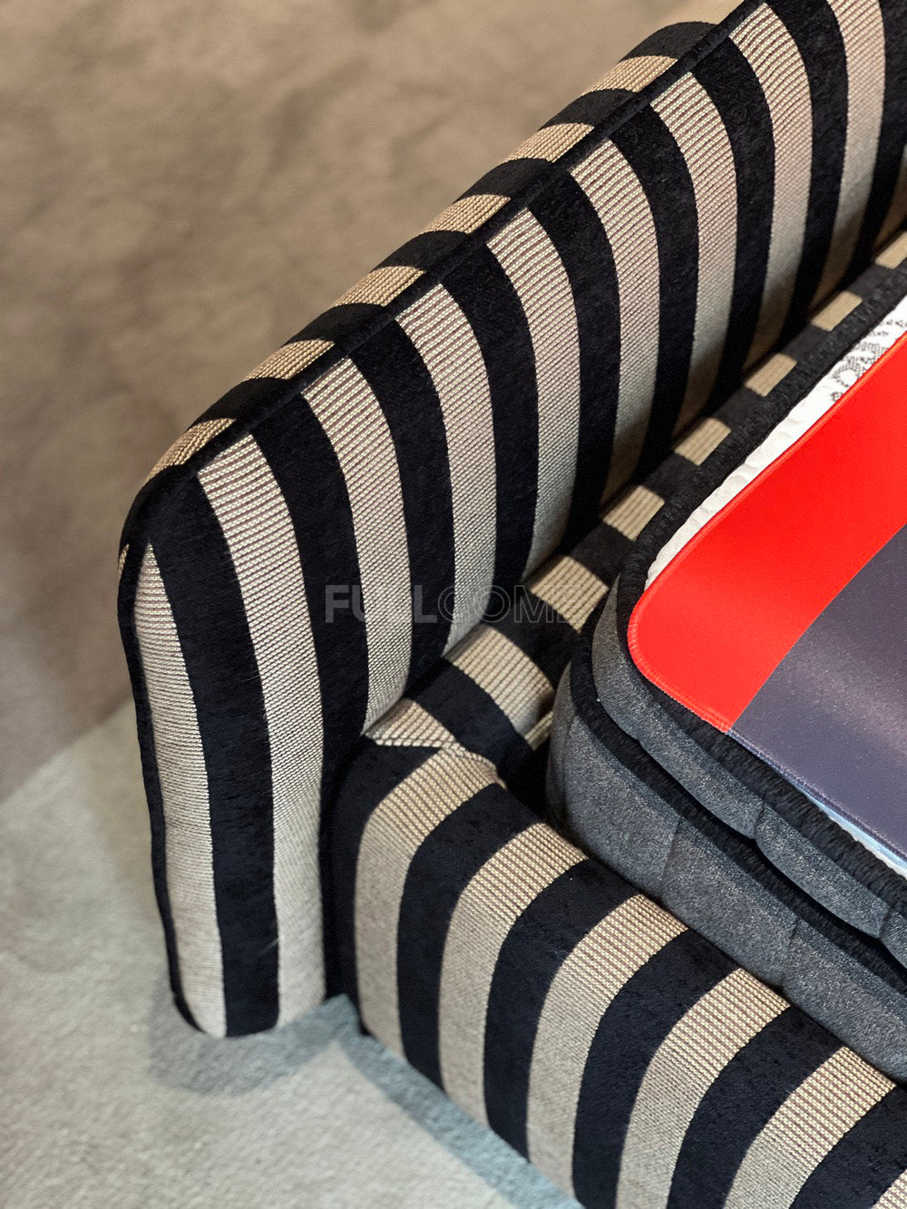 The Arch Stripe Bed