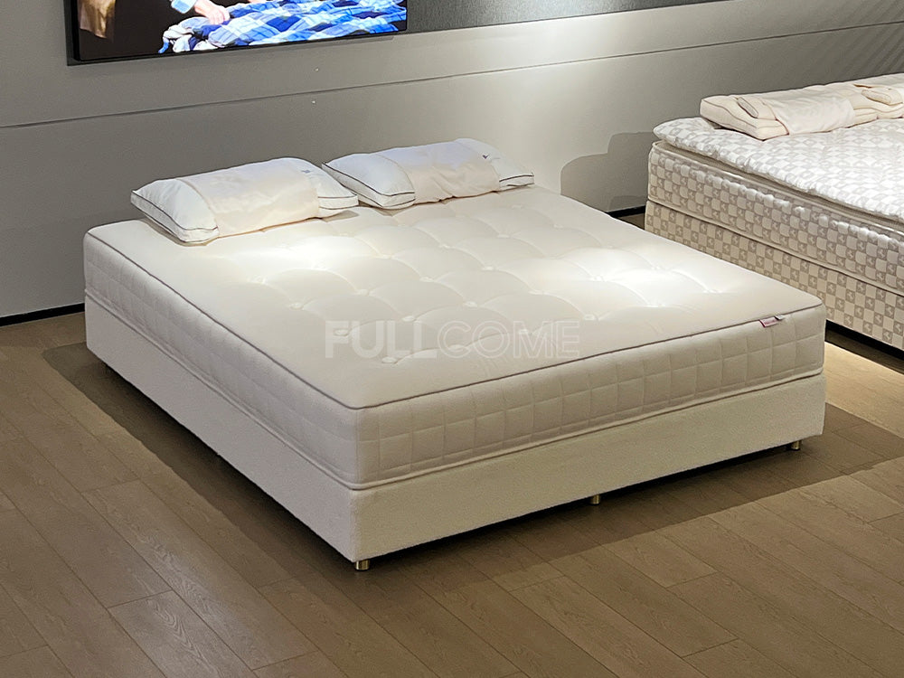 The Ivory Rosette Mattress