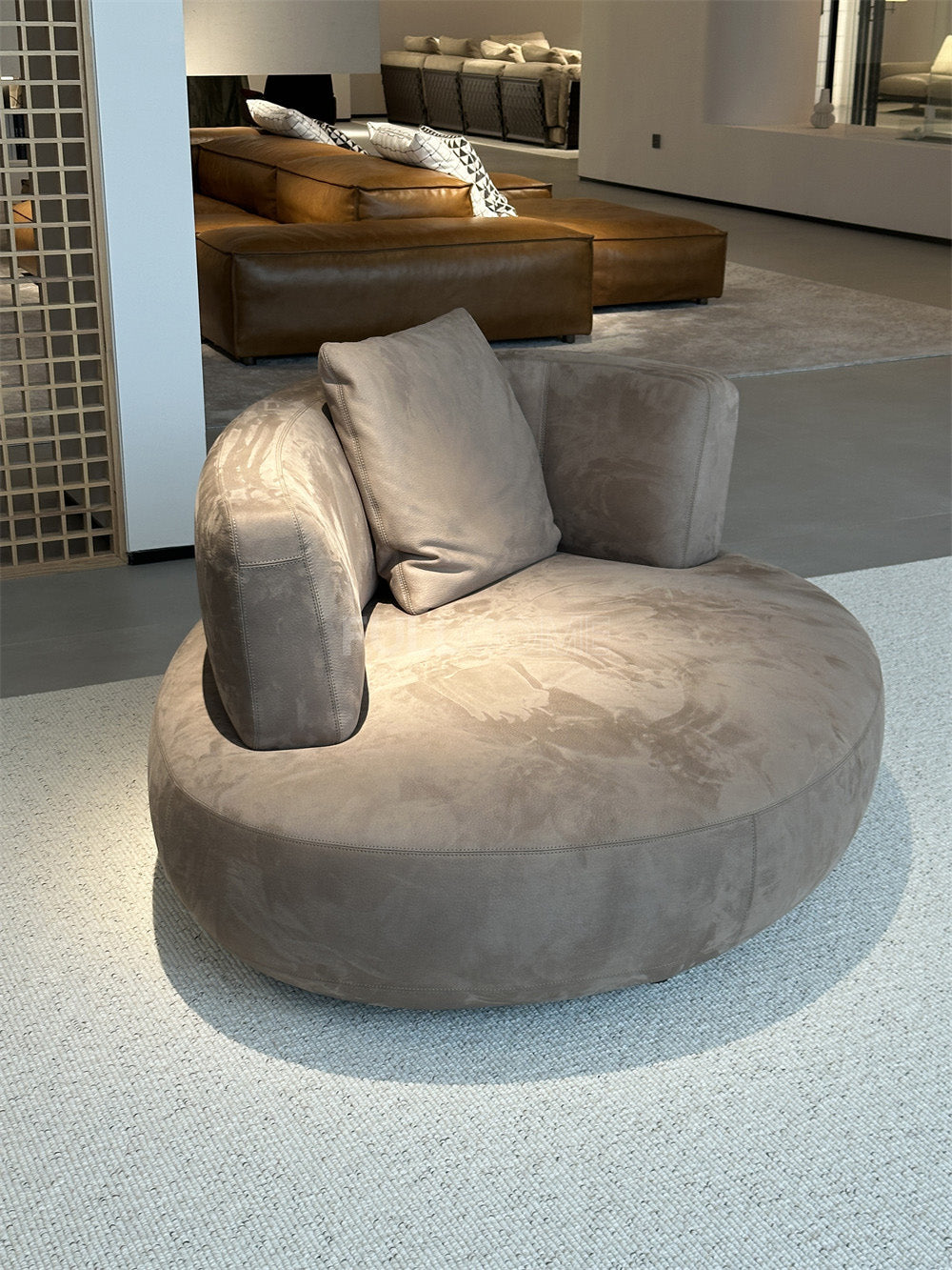 The Halo Lounge