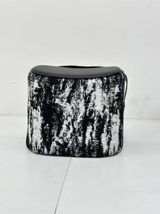 The Saddle Stool