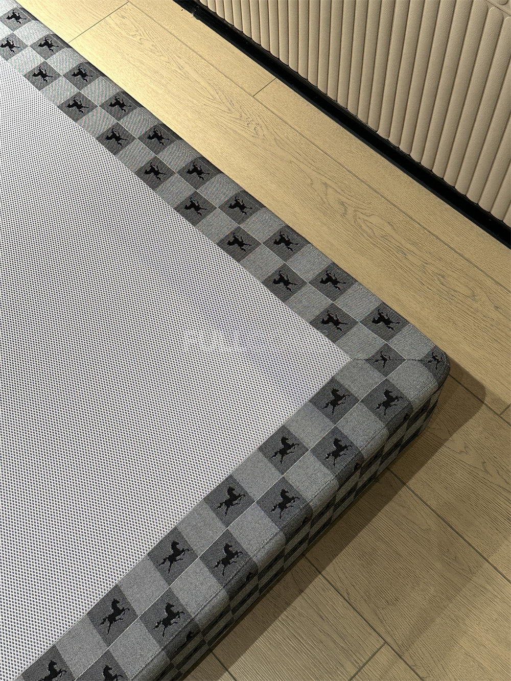 The Check Wrap Bed Base