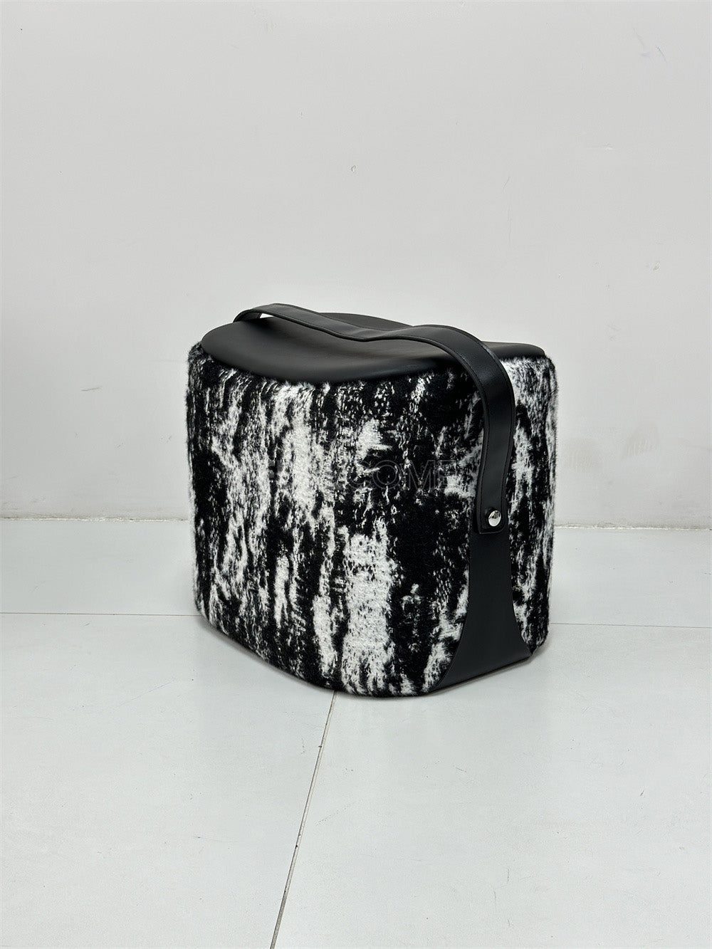 The Saddle Stool