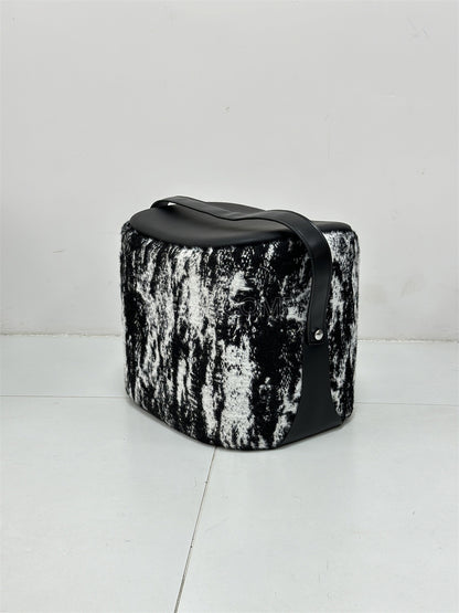 The Saddle Stool