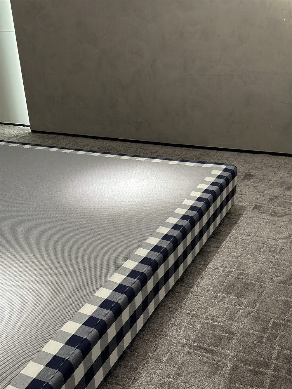 The Check Wrap Bed Base