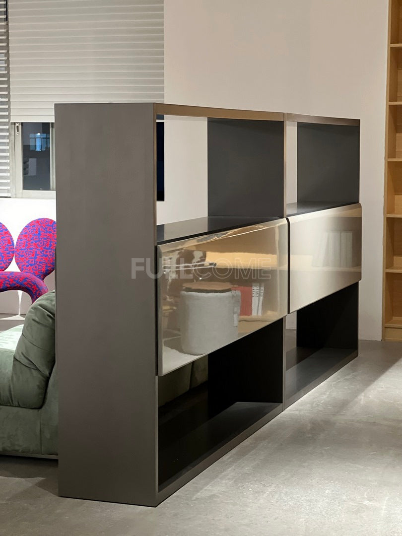The Divider Shelf