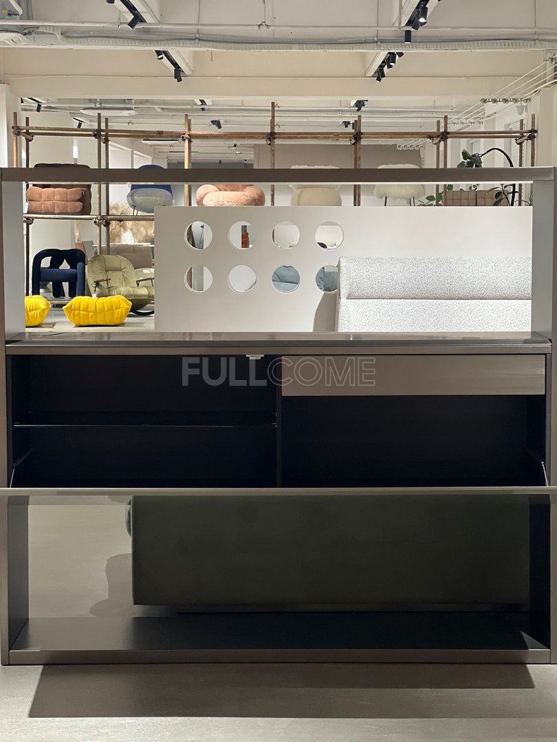 The Divider Shelf
