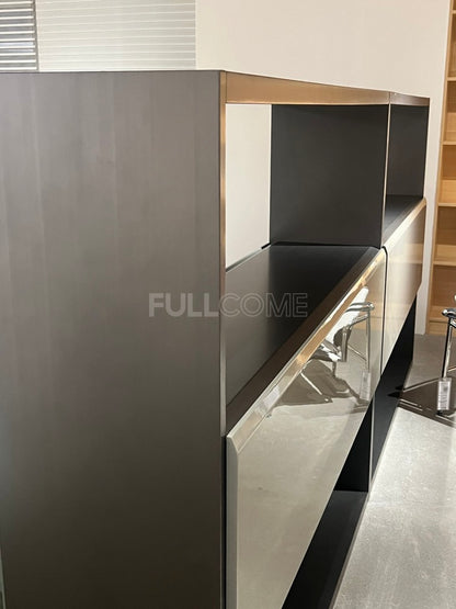 The Divider Shelf
