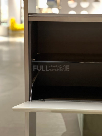 The Divider Shelf