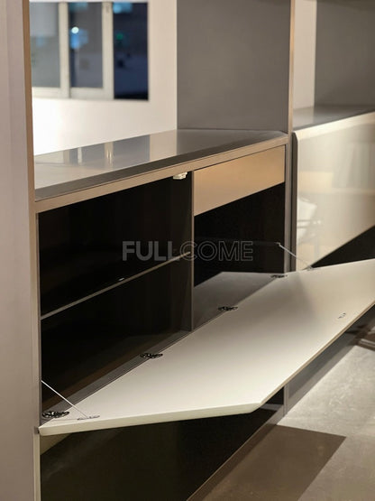 The Divider Shelf
