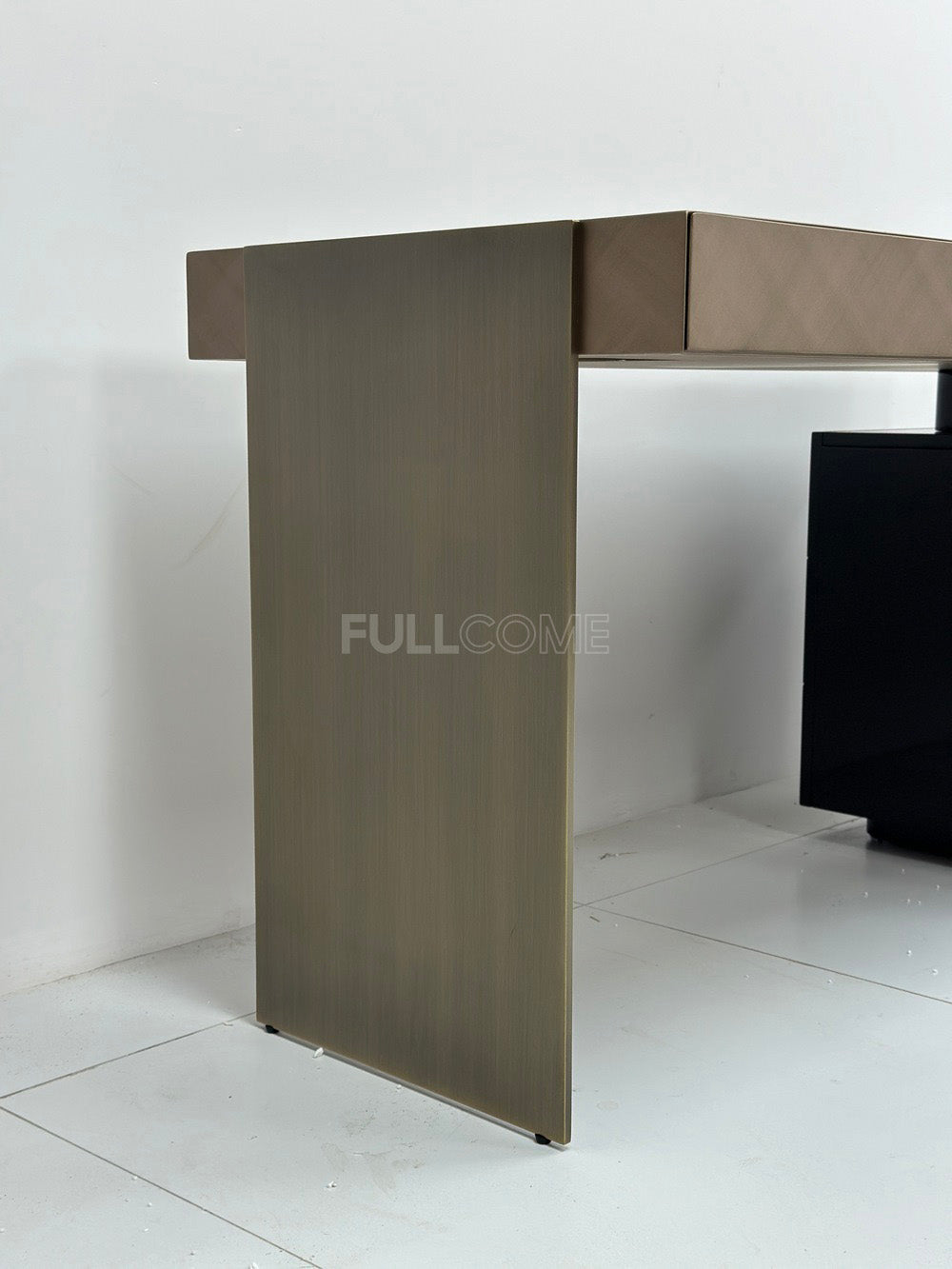 The Diagonal Grain Desk