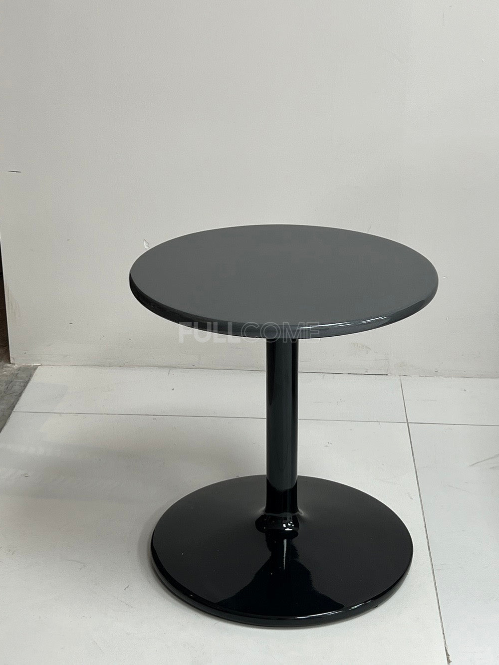 The High Gloss Round Side Table