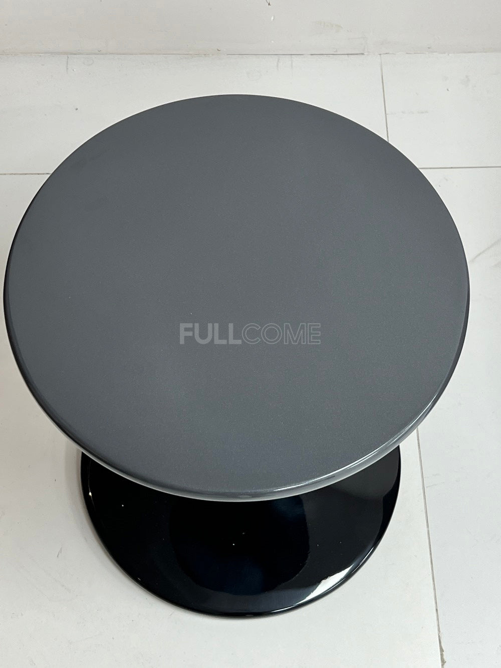 The High Gloss Round Side Table