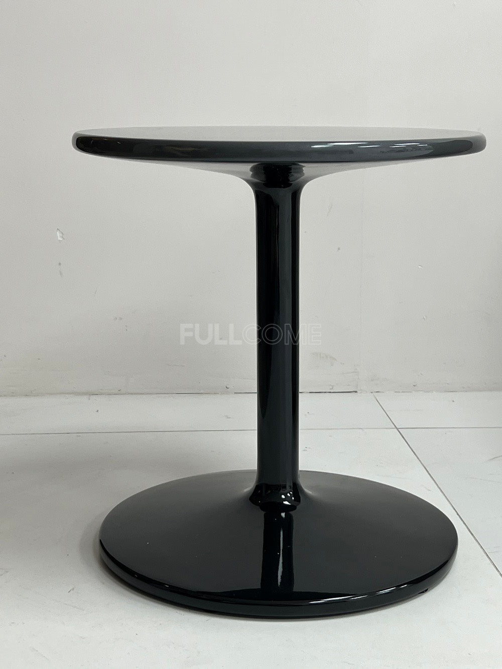 The High Gloss Round Side Table
