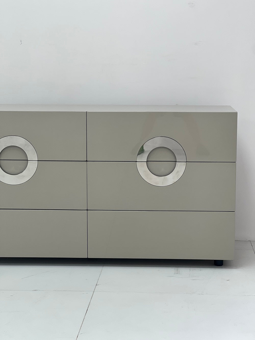 The Twin Circle Drawer Chest