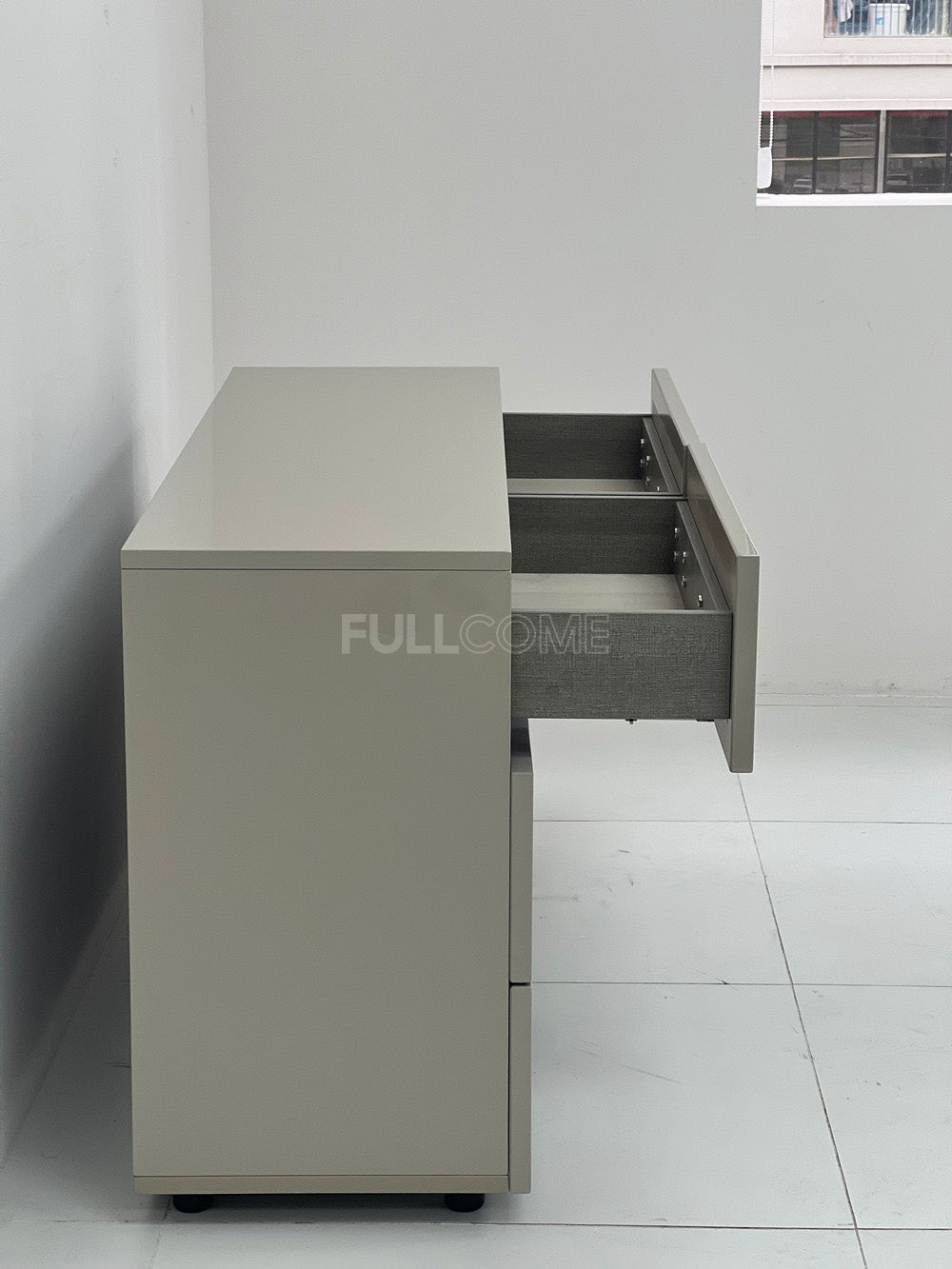 The Twin Circle Drawer Chest