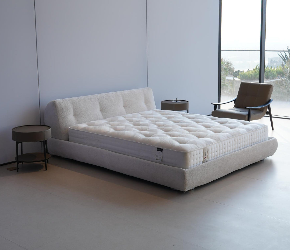 Supermoon Upholstered Bed
