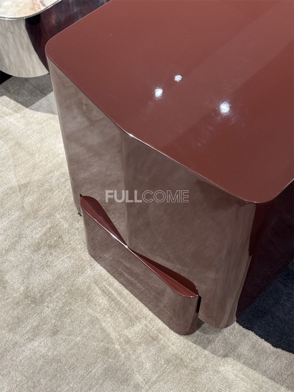 The Claret Column Coffee Table Set