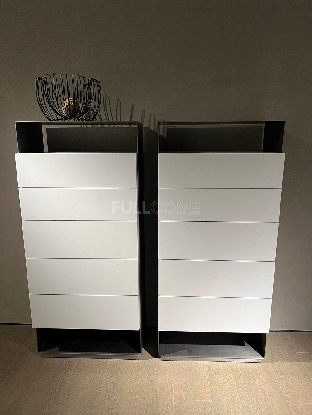 The Graphite Shell Tallboy