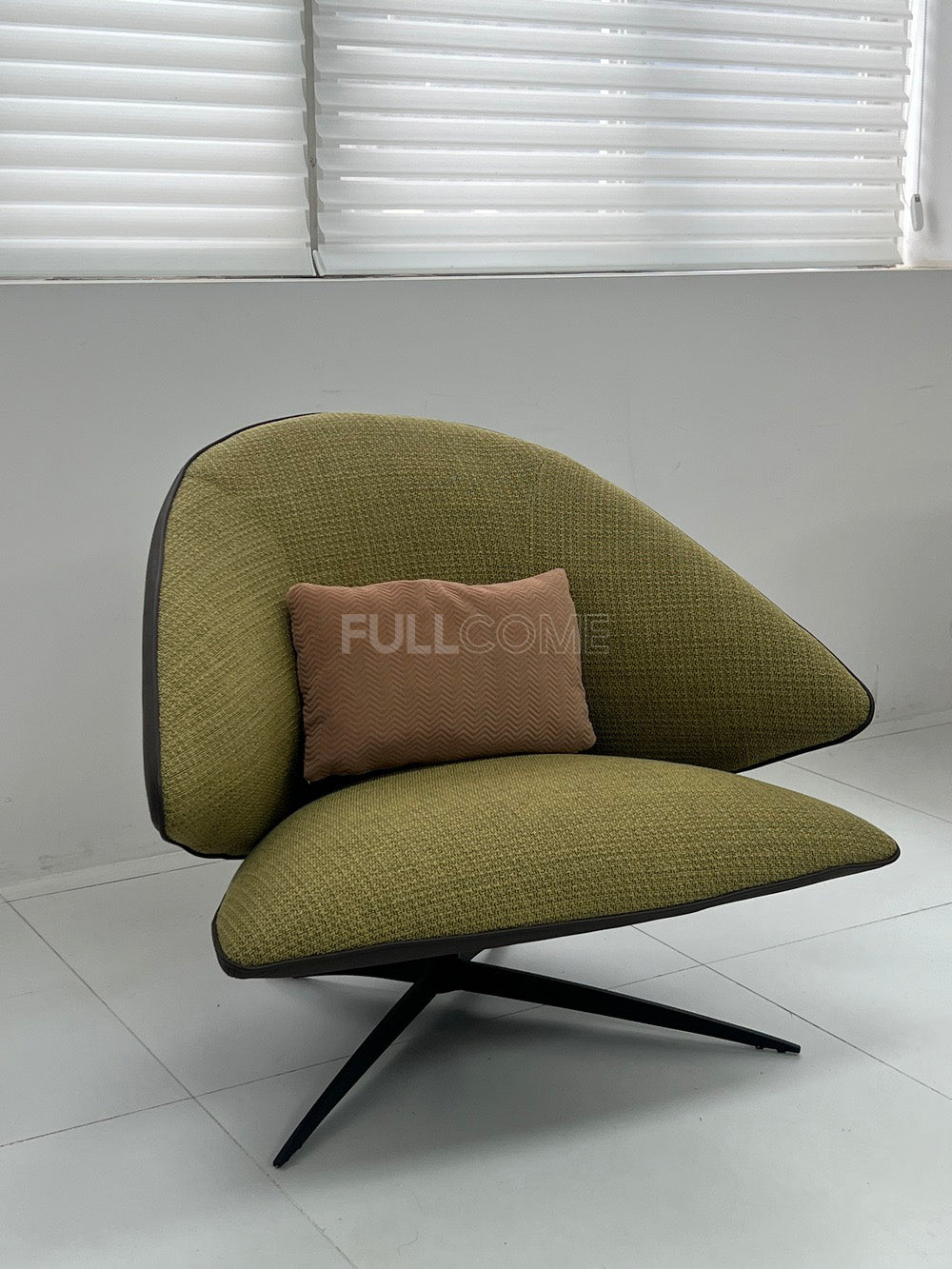 The Leaf Lounge Chair