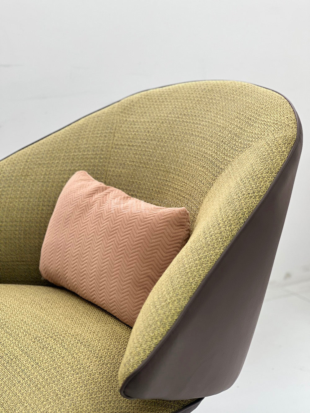 The Leaf Lounge Chair