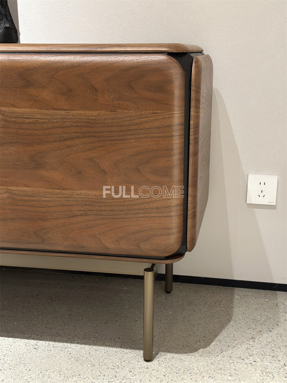 The Reveal Sideboard
