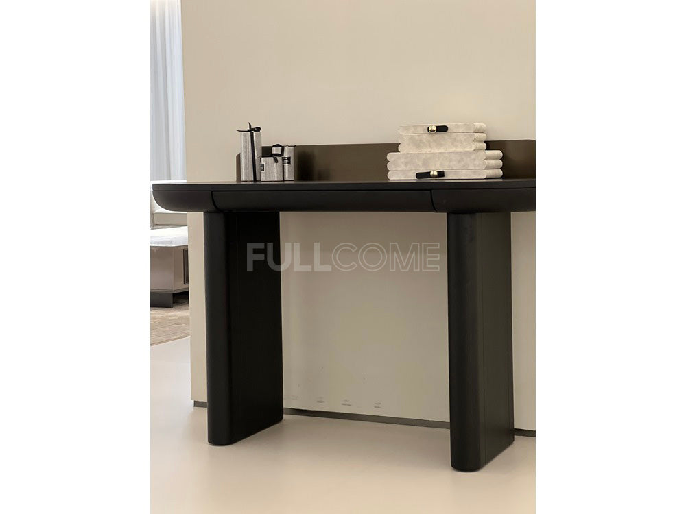 The Bullnose Console