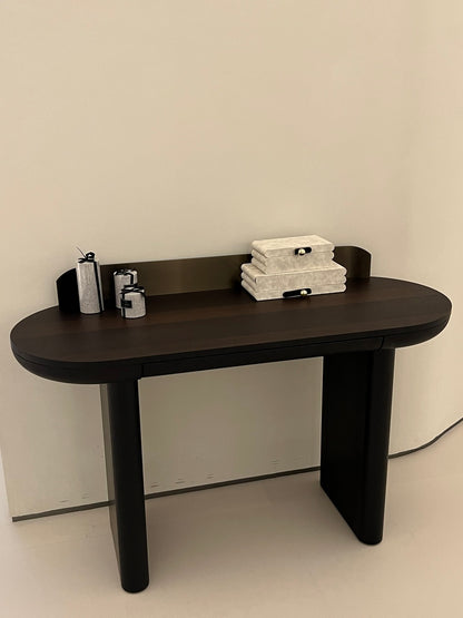 The Bullnose Console