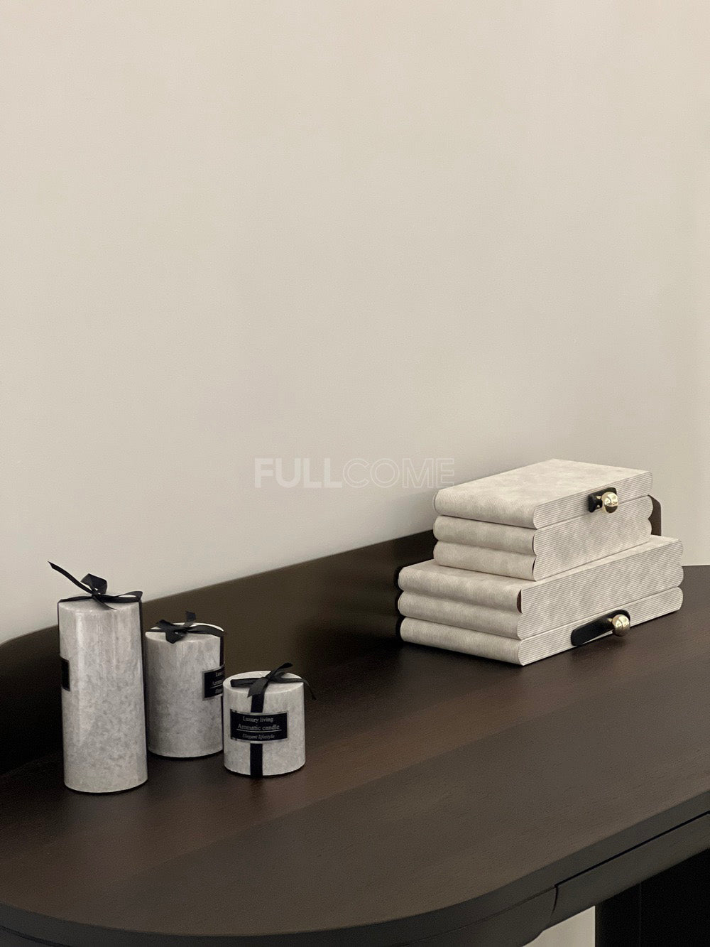 The Bullnose Console