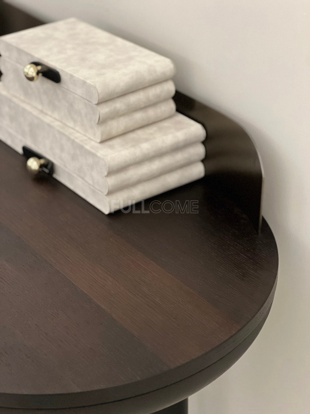 The Bullnose Console