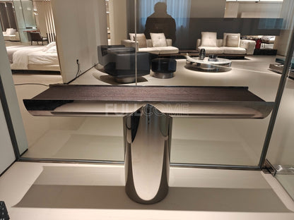The Aurel Arch Console