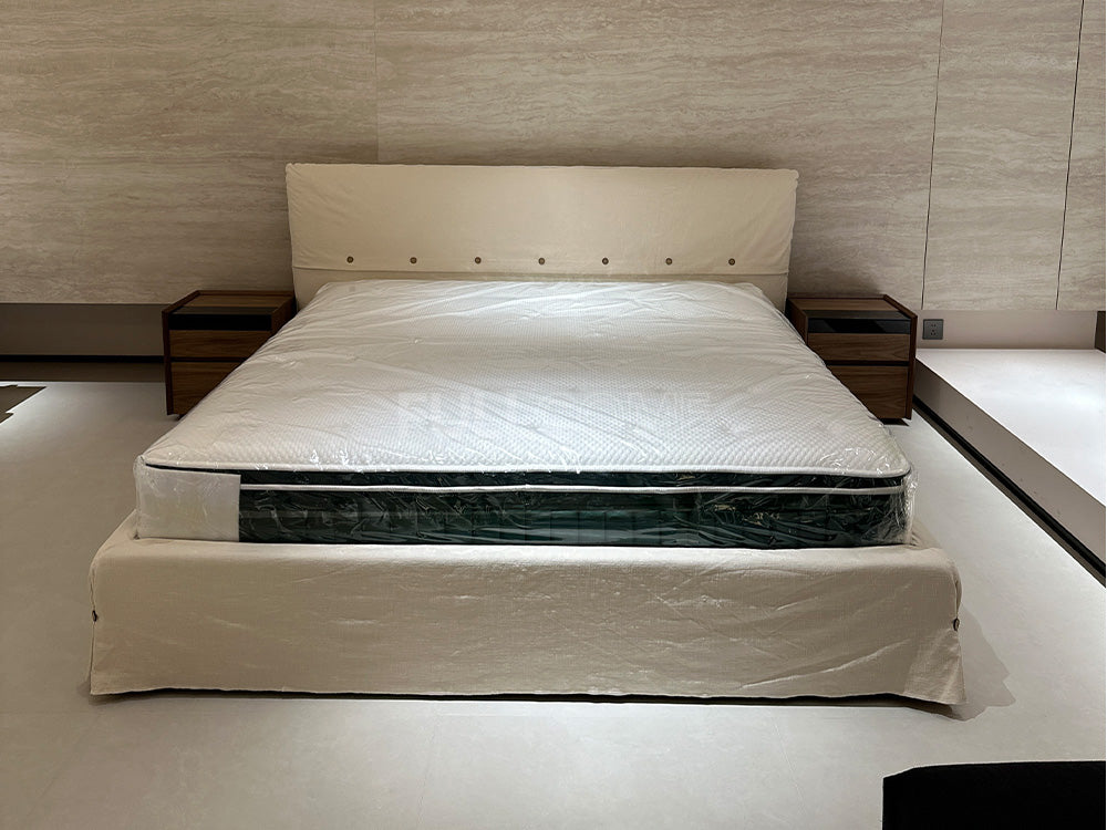 The Button Band Bed