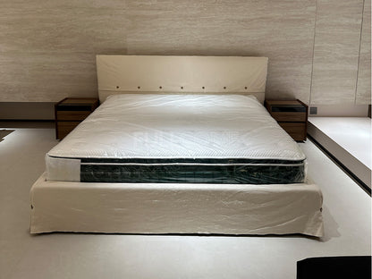 The Button Band Bed