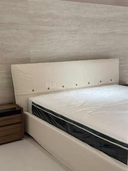 The Button Band Bed