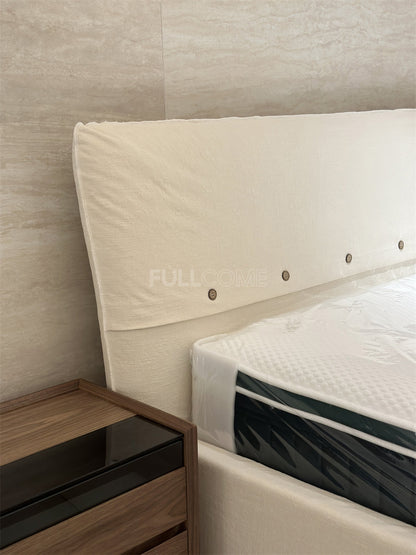 The Button Band Bed