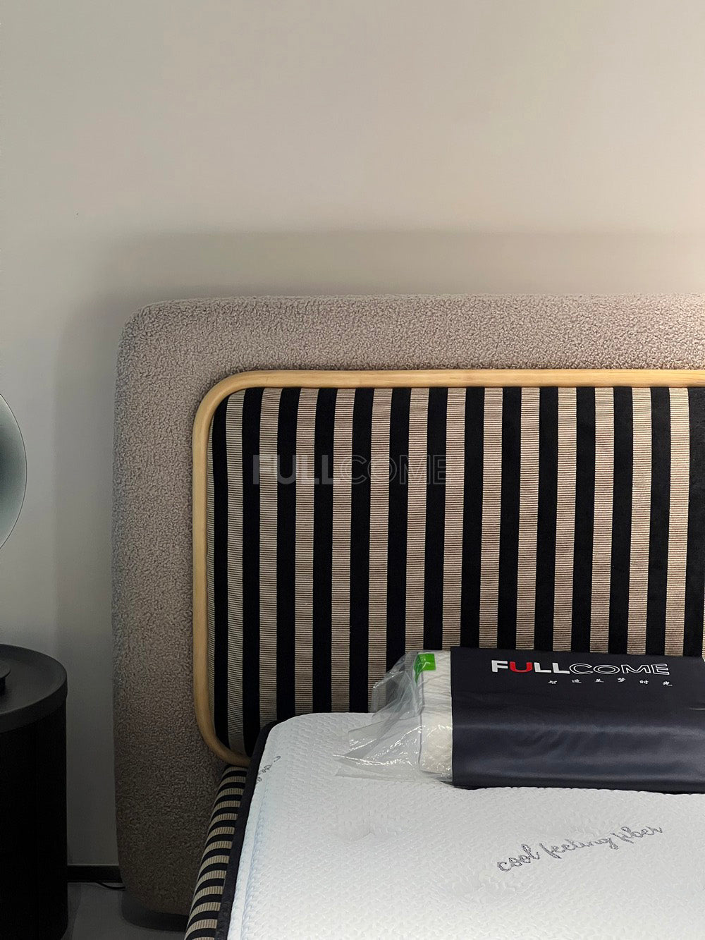 The Arch Stripe Bed