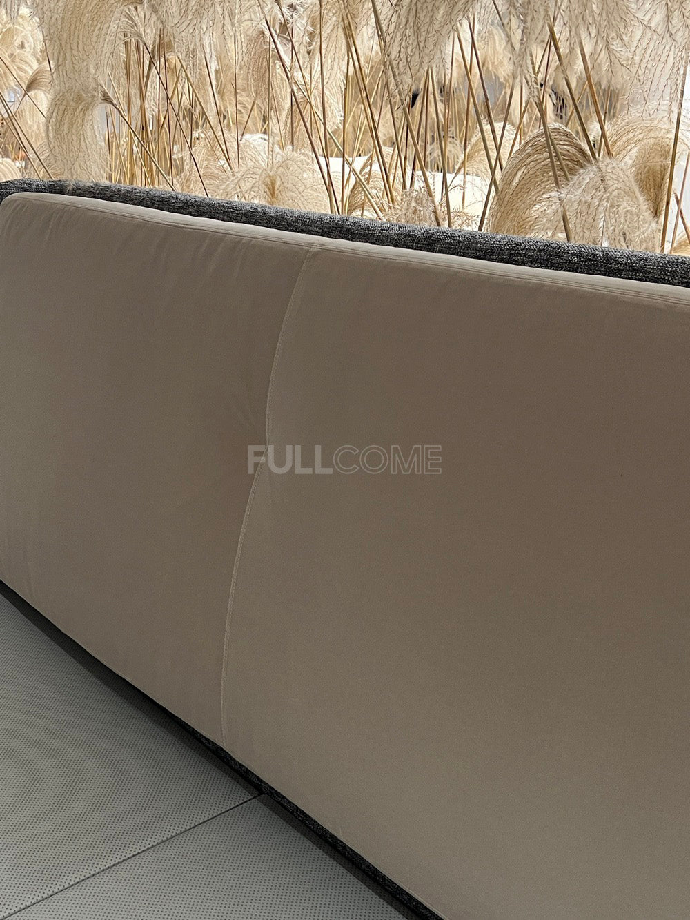 The Contrast-Panel Bed