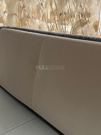 The Contrast-Panel Bed