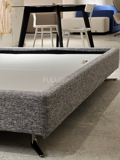 The Contrast-Panel Bed