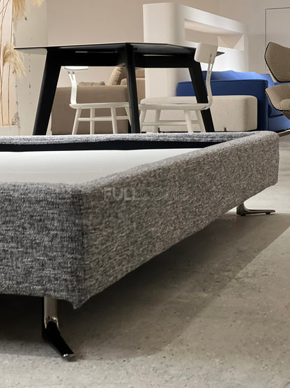 The Contrast-Panel Bed