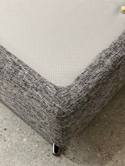 The Contrast-Panel Bed
