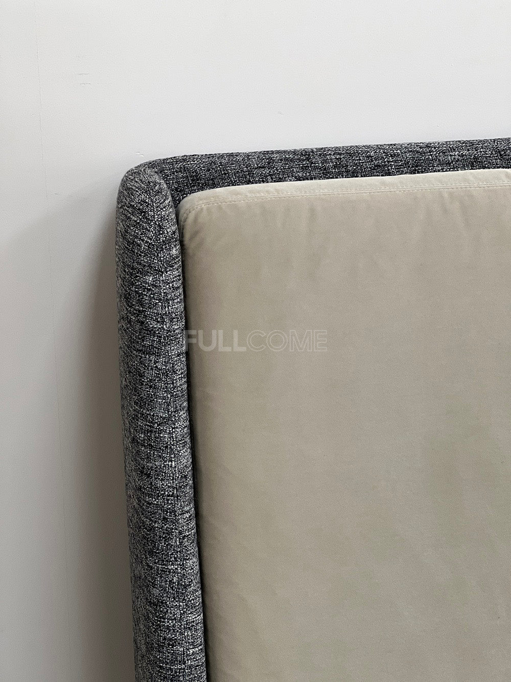The Contrast-Panel Bed