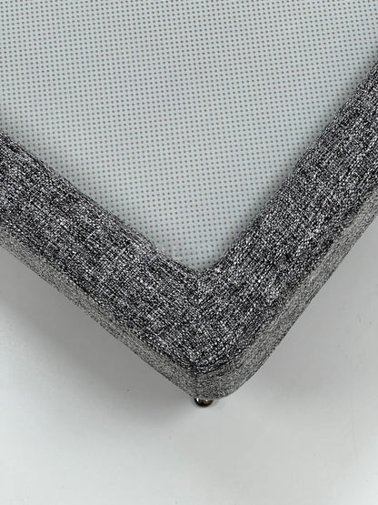 The Contrast-Panel Bed
