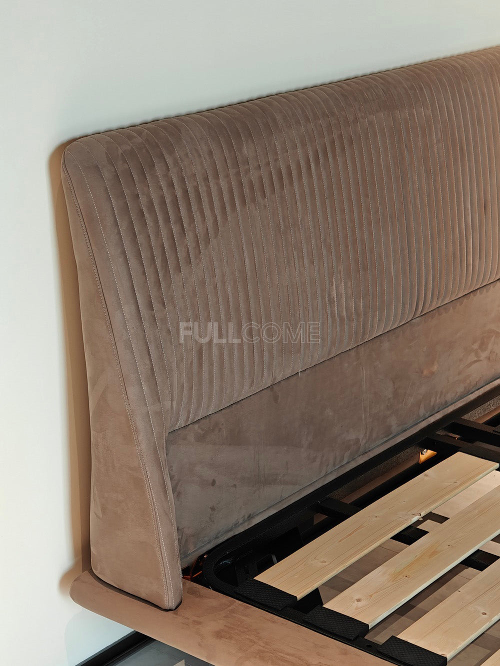 The Channel Rib Bed