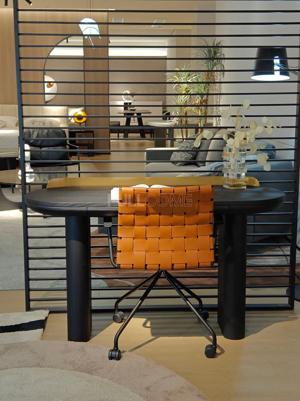 The Gallery Rail Desk