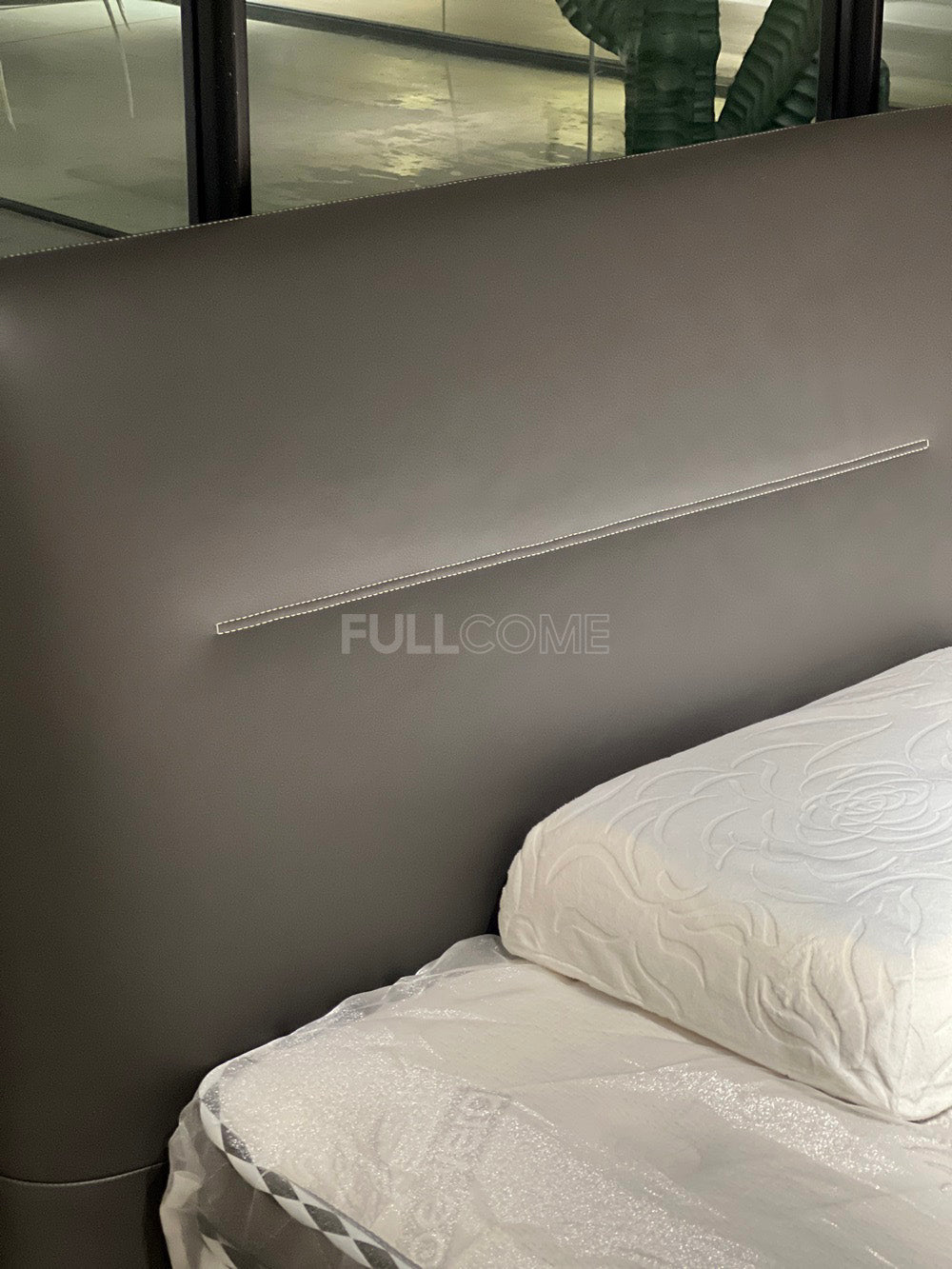 The Slant Seam Headboard Bed