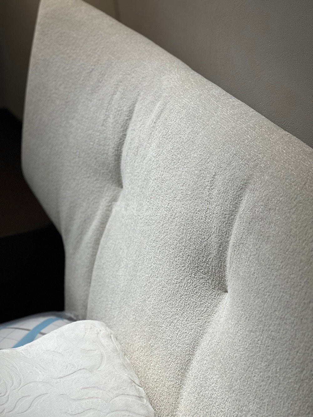 The Fan Crease Bed