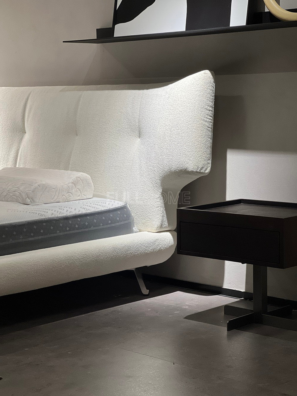 The Fan Crease Bed