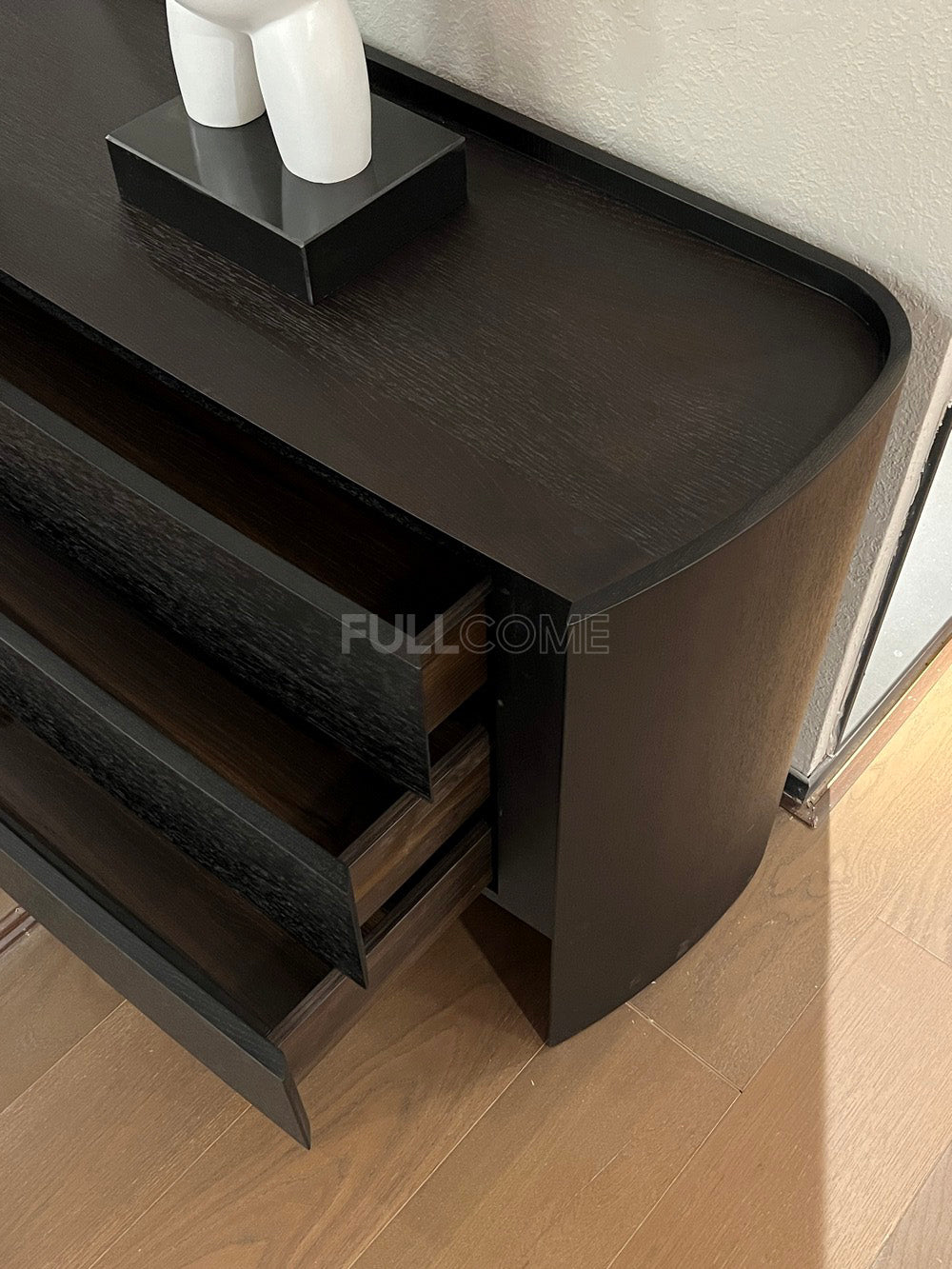 The Tray-Top Chest